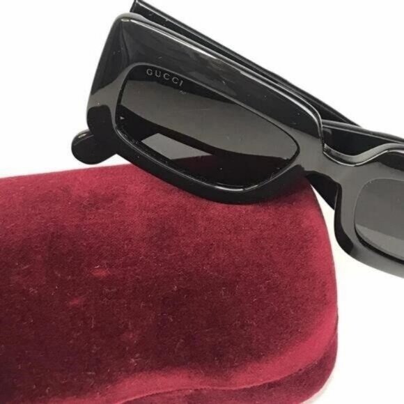 💯 - Authentic New Gucci GG0811S 001 Black / Grey Lens - Picture 3 of 13